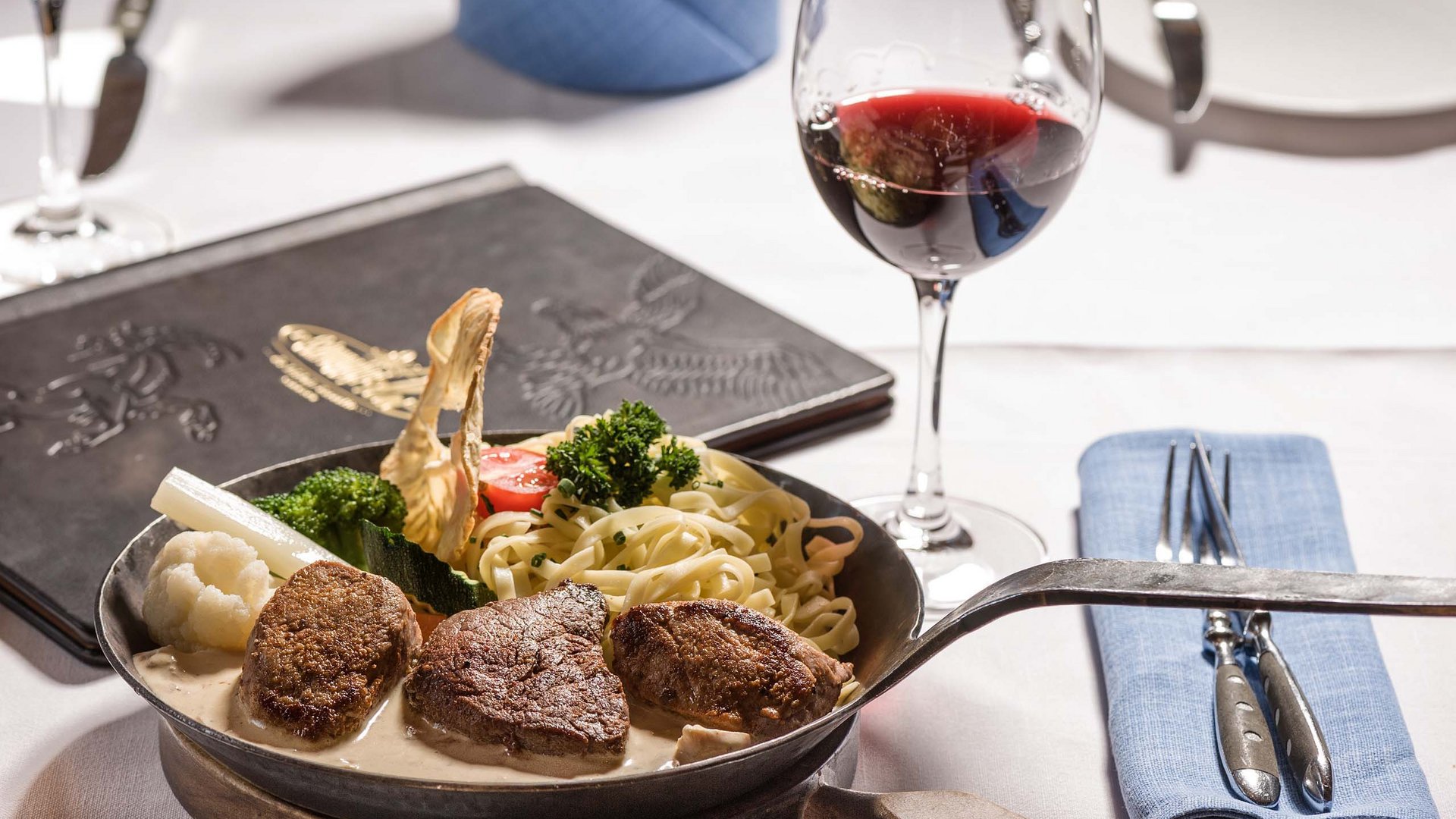 Ski in Ischgl/Samnaun: food, drinks & entertainment await Ski in Ischgl/Samnaun: food, drinks & entertainment await