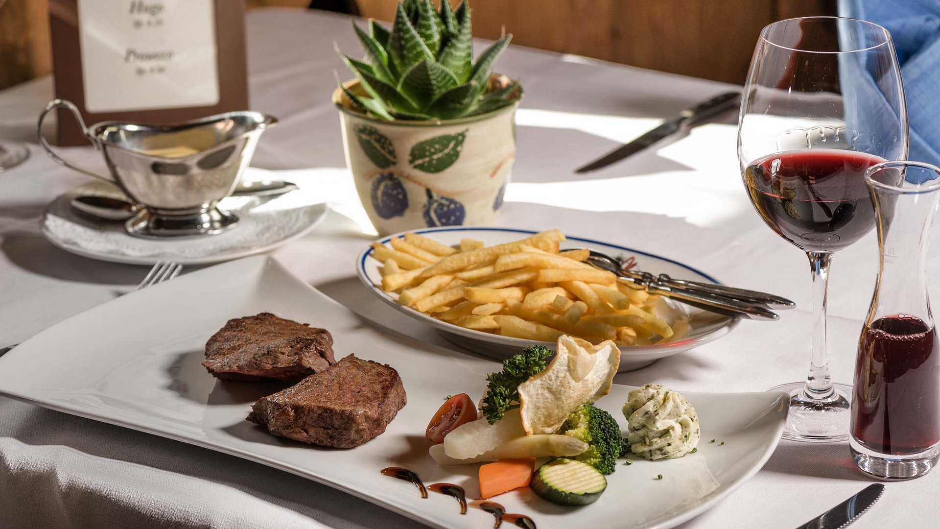 Duty Free und Schweizer Lebensgefühl seit 1925 Duty Free und Schweizer Lebensgefühl seit 1925