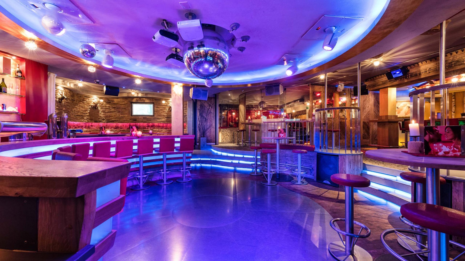 Duty free in Samnaun und Partystimmung Duty free in Samnaun und Partystimmung