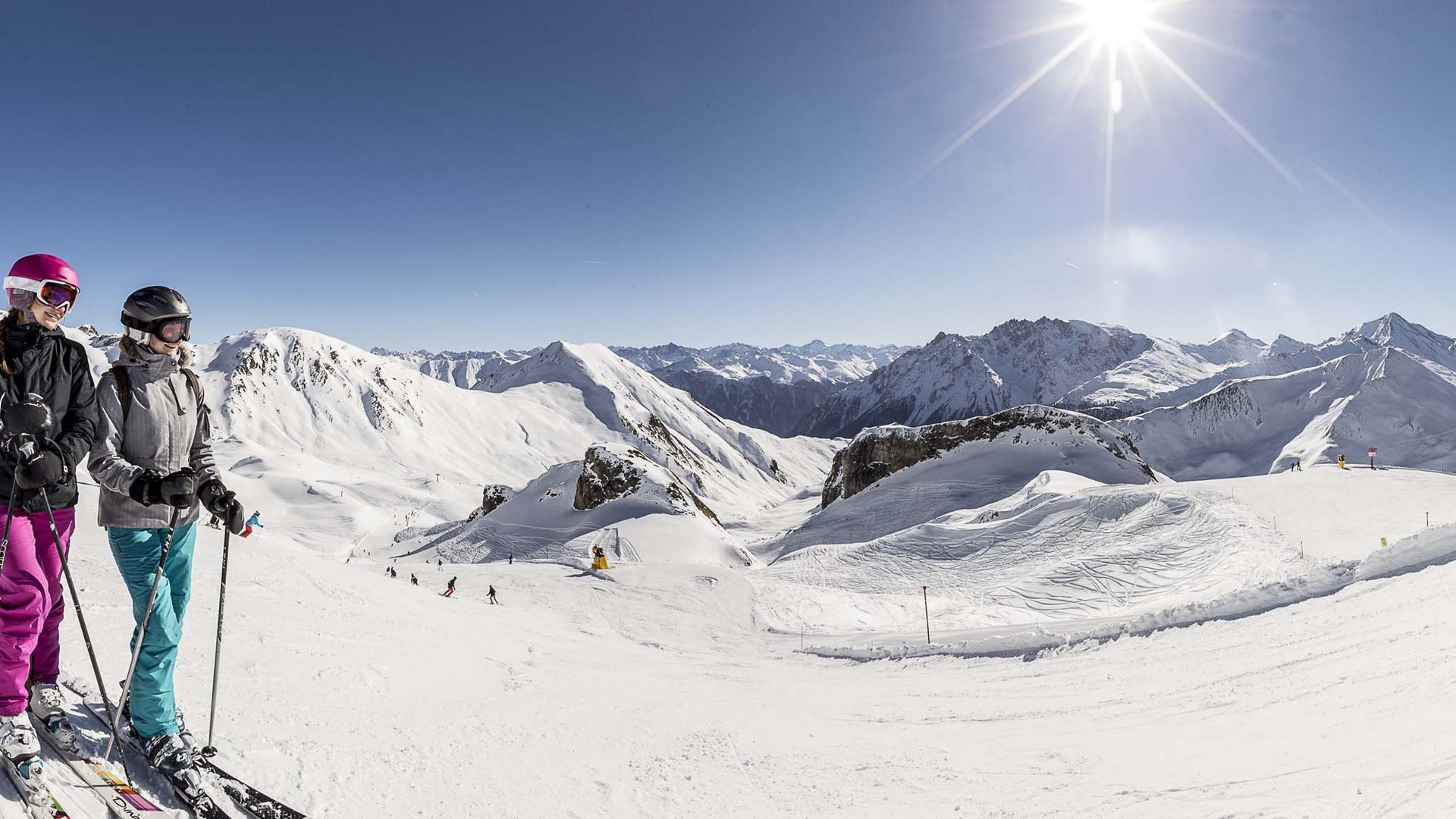 Duty Free und Schweizer Lebensgefühl seit 1925 Duty Free und Schweizer Lebensgefühl seit 1925