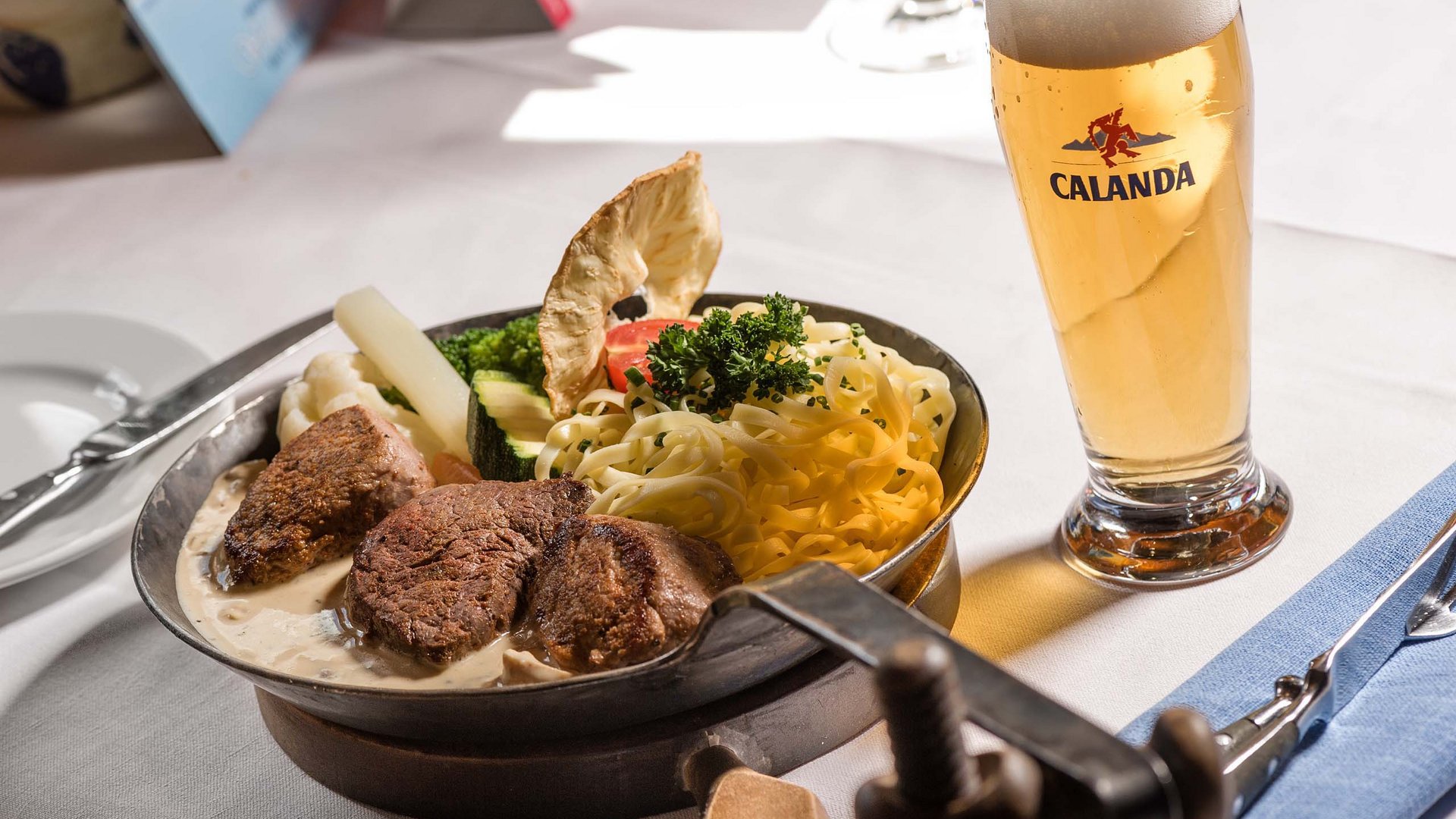 Schmuggler-Alm Restaurant in Samnaun Schmuggler-Alm Restaurant in Samnaun