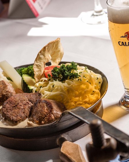 Schmuggler-Alm Restaurant in Samnaun Schmuggler-Alm Restaurant in Samnaun