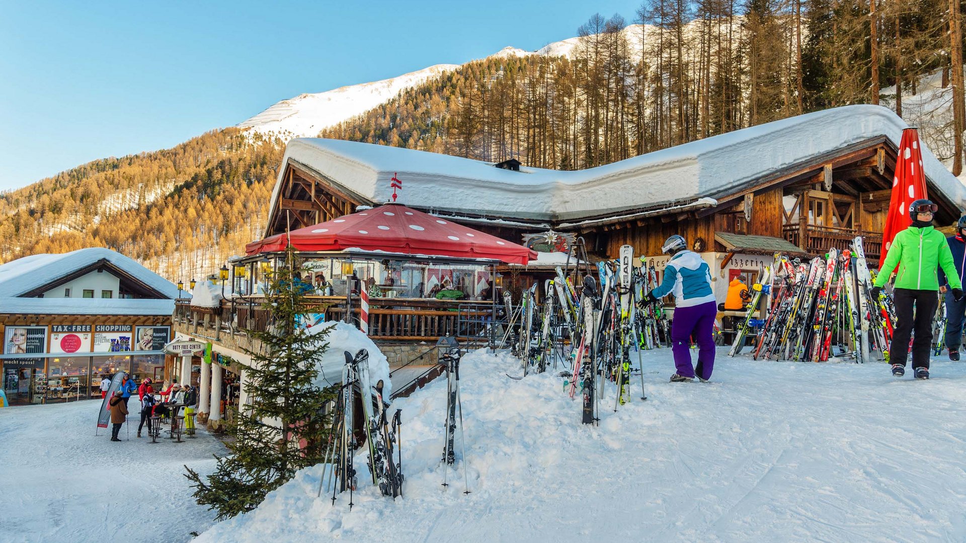 Ski school in Samnaun followed by après-snow rendezvous Ski school in Samnaun followed by après-snow rendezvous