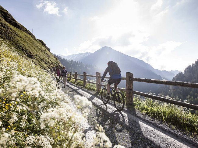 Samnaun Schweiz: Urlaub & Shopping im Bergparadies Samnaun Schweiz: Urlaub & Shopping im Bergparadies