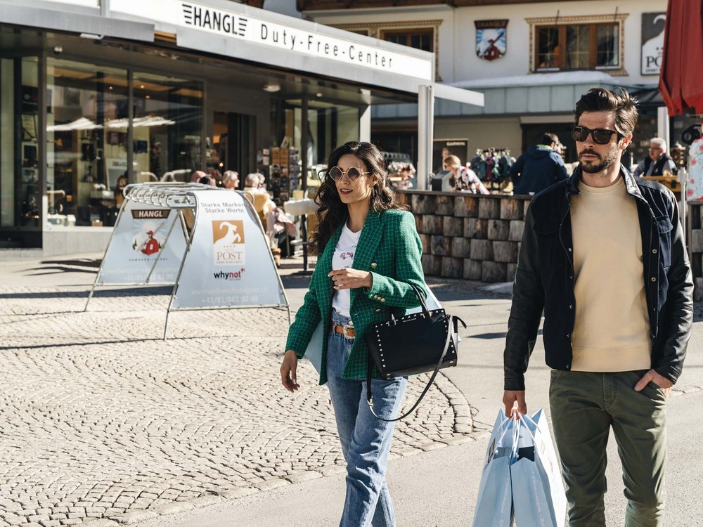 Sports shopping in Samnaun: Hangl Sport & Mode Sports shopping in Samnaun: Hangl Sport & Mode