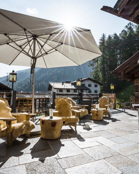 Schmuggler-Alm Restaurant in Samnaun Schmuggler-Alm Restaurant in Samnaun