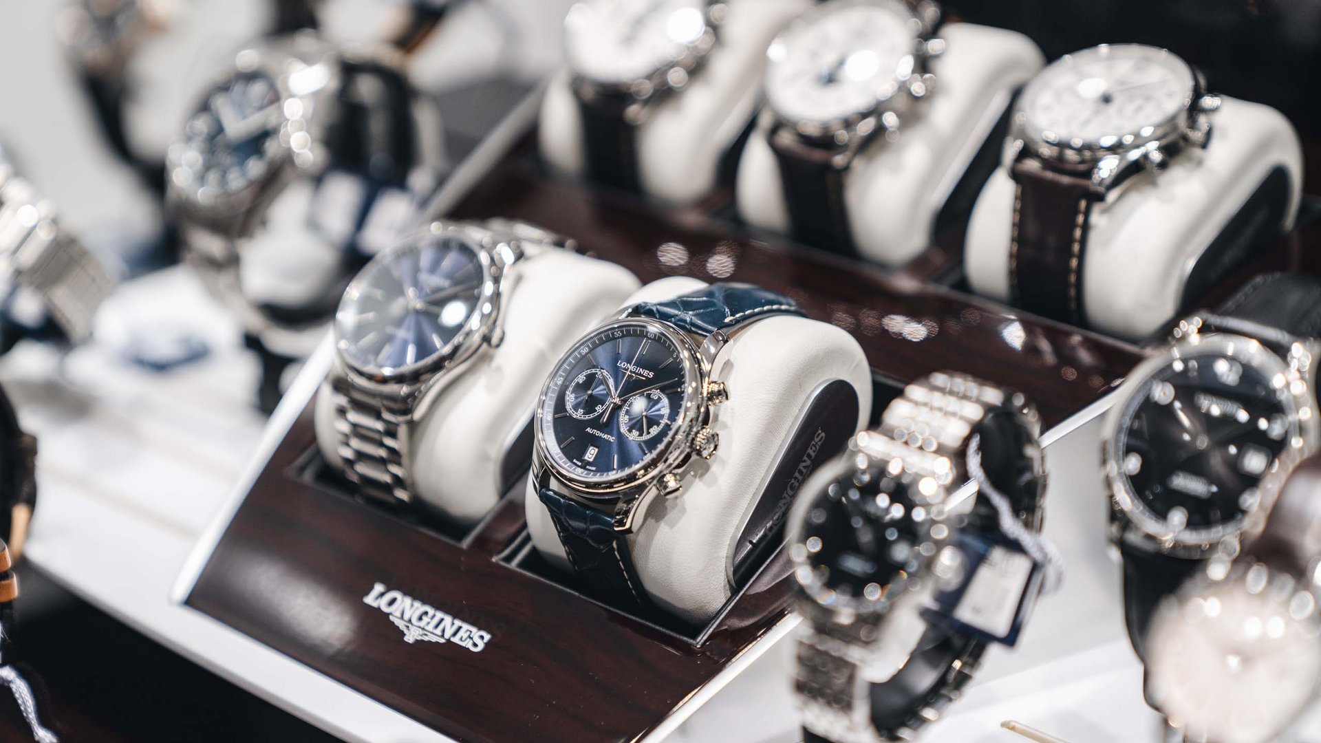 In Samnaun einkaufen: Uhren zu Zollfreipreisen In Samnaun einkaufen: Uhren zu Zollfreipreisen