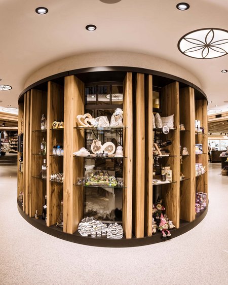 Duty-free perfume & more in Switzerland Duty-free perfume & more in Switzerland