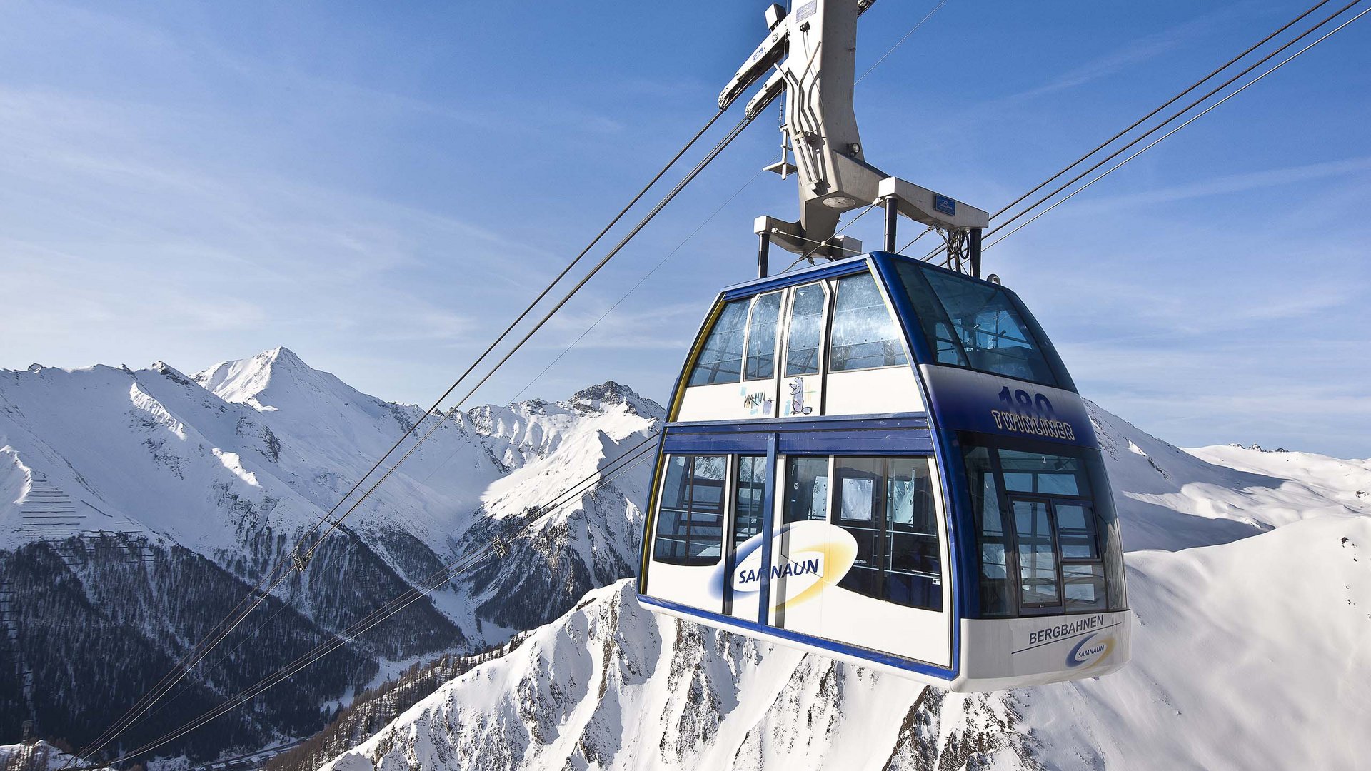 Duty Free und Schweizer Lebensgefühl seit 1925 Duty Free und Schweizer Lebensgefühl seit 1925