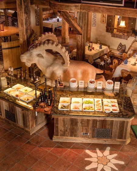 Schmuggler-Alm Restaurant in Samnaun Schmuggler-Alm Restaurant in Samnaun