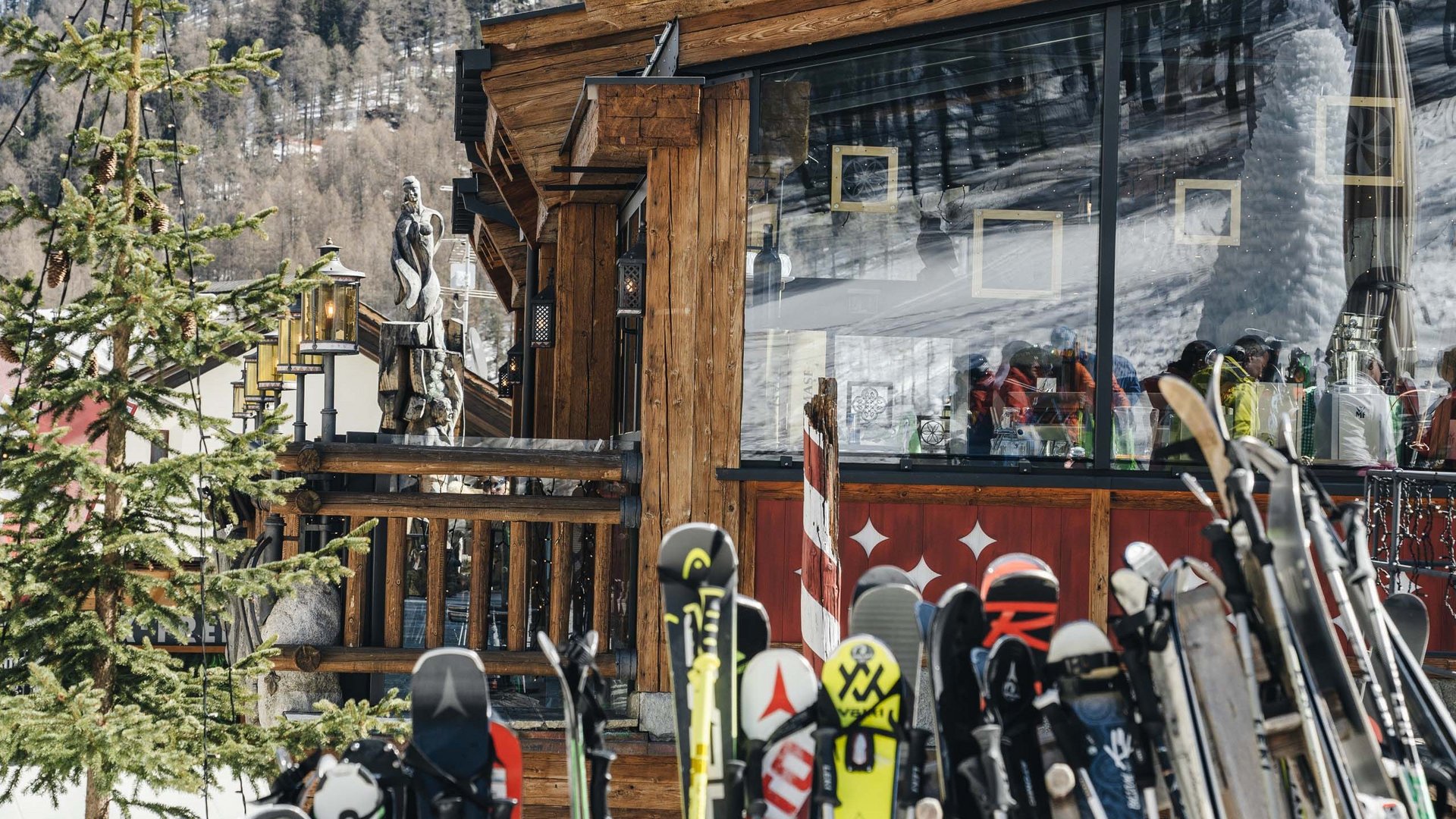 Ski school in Samnaun followed by après-snow rendezvous Ski school in Samnaun followed by après-snow rendezvous